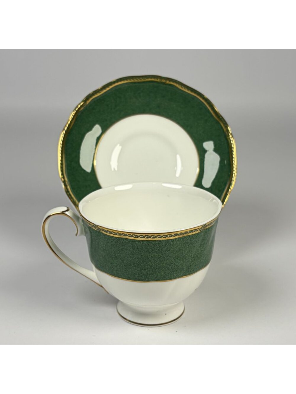 1991 Wedgwood Crown Emerald Bone China Tea Cup & Saucer Made in England